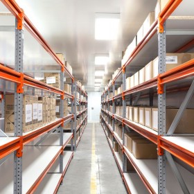 Rayonnage Mi-Lourd  à...